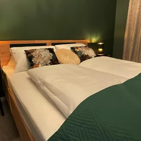 Residenz Luxury - Outletcity - Parken - Klima - 24h Check-in Szálloda