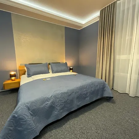 Szálloda Residenz Luxury - Outletcity - Parken - Klima - 24h Check-in