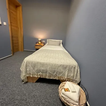 Residenz Luxury - Outletcity - Parken - Klima - 24h Check-in Szálloda 3*