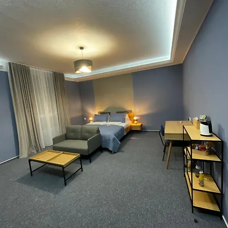 Hotel Residenz Luxury - Outletcity - Parken - Klima - 24h Check-in