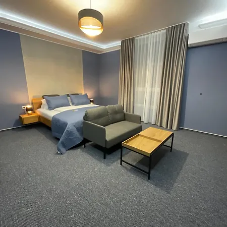 Residenz Luxury - Outletcity - Parken - Klima - 24h Check-in Hotel