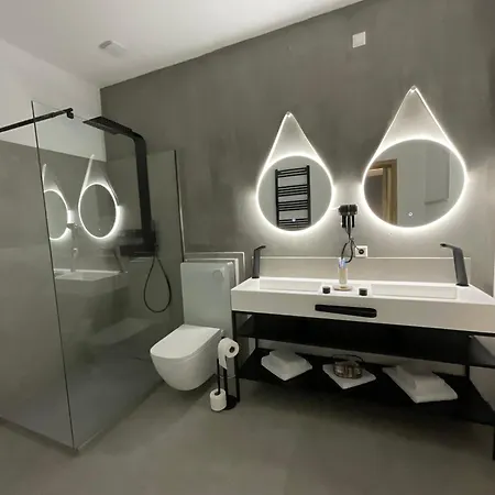 Residenz Luxury - Outletcity - Parken - Klima - 24h Check-in 3* מצינגן