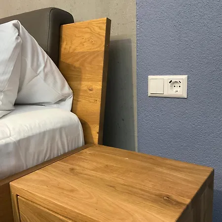 Residenz Luxury - Outletcity - Parken - Klima - 24h Check-in מלון