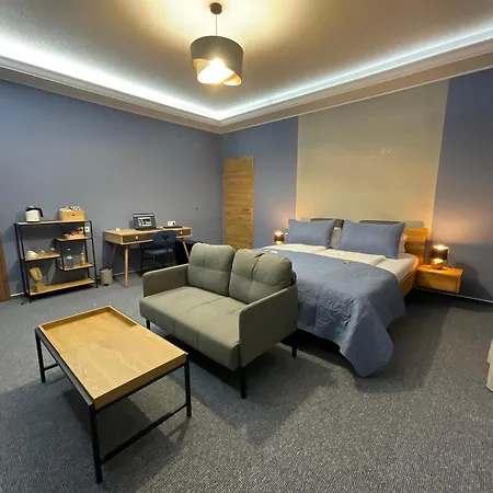 Residenz Luxury - Outletcity - Parken - Klima - 24h Check-in מלון