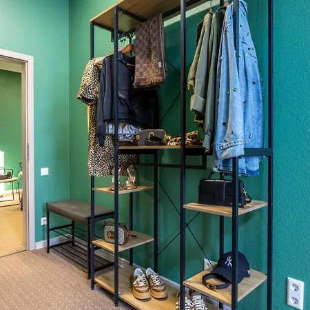 Residenz Luxury - Outletcity - Parken - Klima - 24h Check-in Szálloda 3*