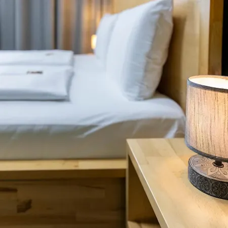 Szálloda Residenz Luxury - Outletcity - Parken - Klima - 24h Check-in Metzingen