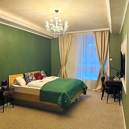 Hotel Residenz Luxury - Outletcity - Parken - Klima - 24h Check-in