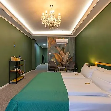 Residenz Luxury - Outletcity - Parken - Klima - 24h Check-in Hotel